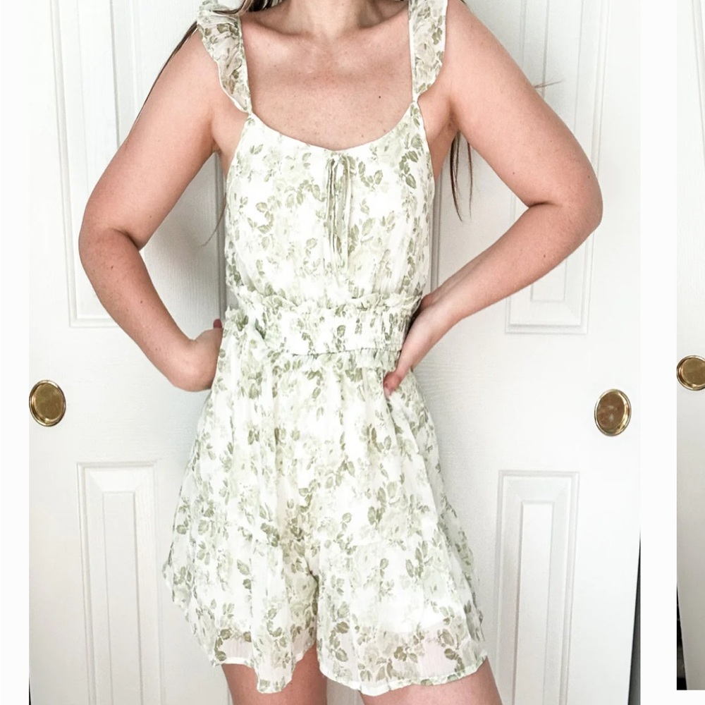Floral Smocked Waist Sundress Romper in Light Green